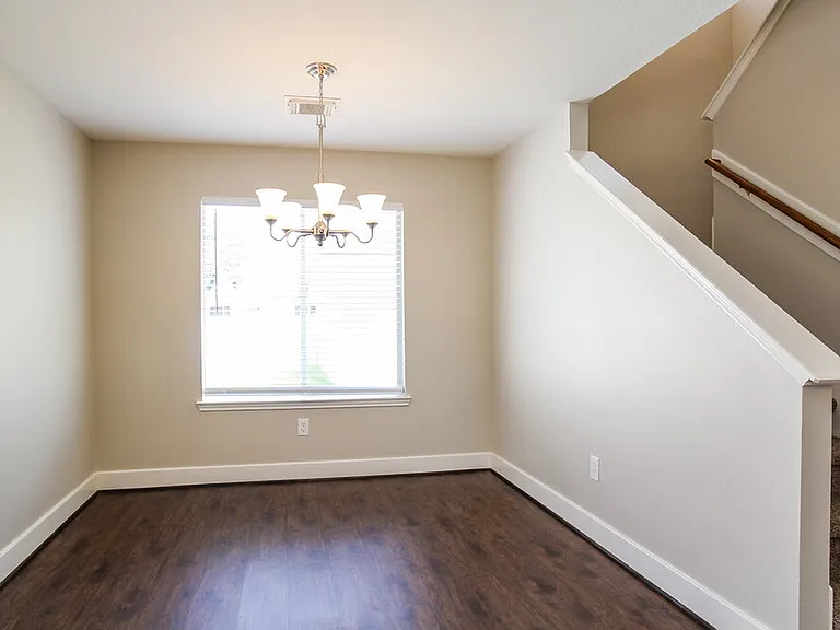 9711 Farrell Dr — Photo 6