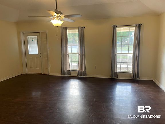 2nd image of 115 Myrtle Ct