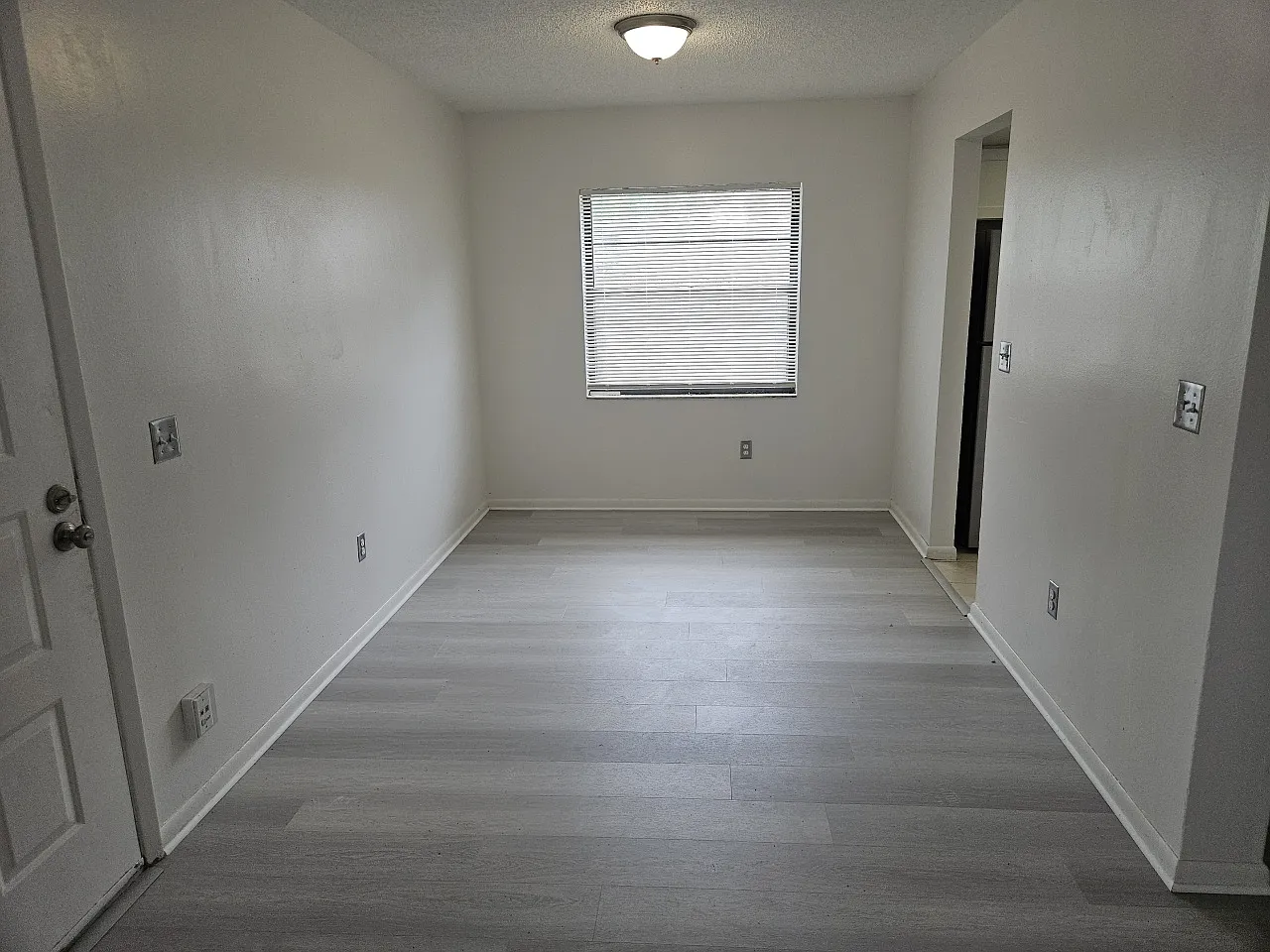 3 bed, 1118 sqft, $1,550 — Photo 3