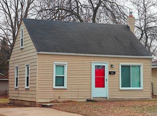 11667 Syracuse St, Taylor, MI 48180