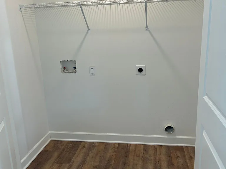 728 Jonas Cir — Photo 14