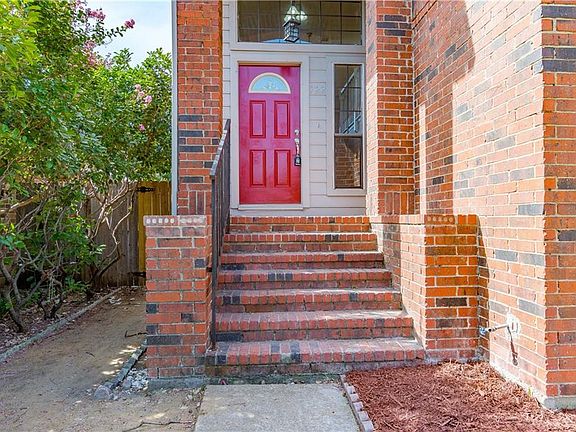 2nd image of 722 Santiago Dr