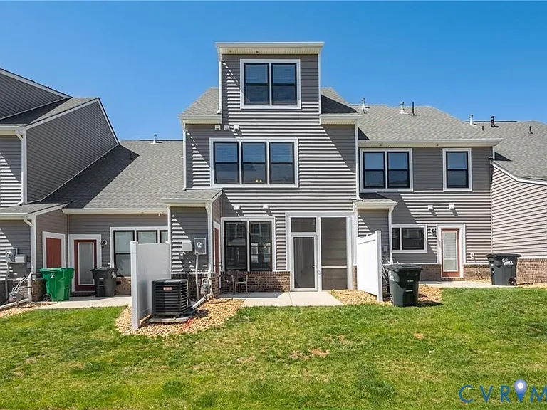 12221 Dutch Elm Cir — Photo 27