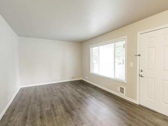 3rd image of 1011 W Stewart Ave APT 3