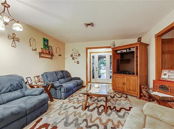 4th image of 4825 Jeannette Dr