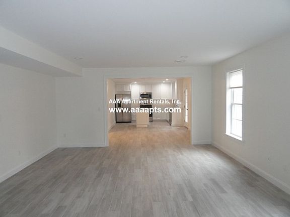 4th image of 263 Oakwood Ave