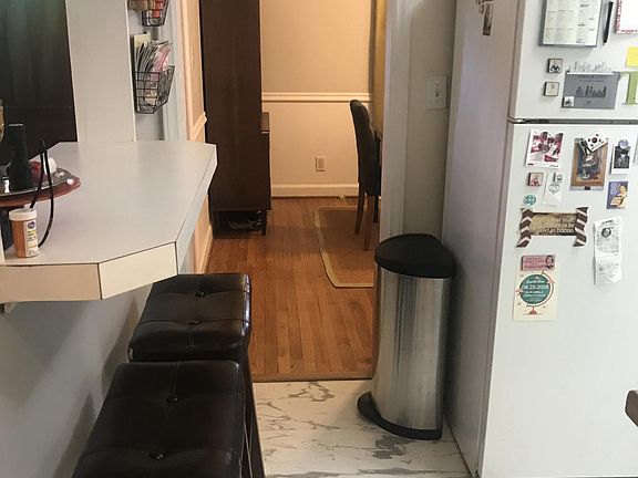Bar pass through to Dining/Living rooms