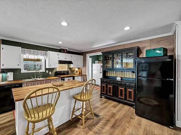 4th image of 2011 Congress Rd