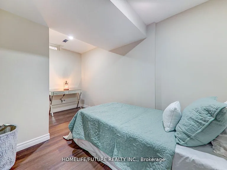 16 Barden Cres — Photo 10