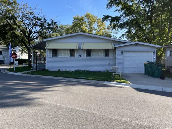 1211 Lakewood Rd #594, Elgin, IL 60123