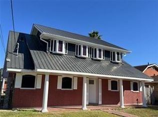 5523 Montegut Dr, New Orleans, LA 70126