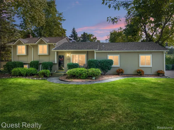 3673 Highview St, West Bloomfield, MI 48324