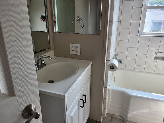 2nd image of 617 Washington Ave