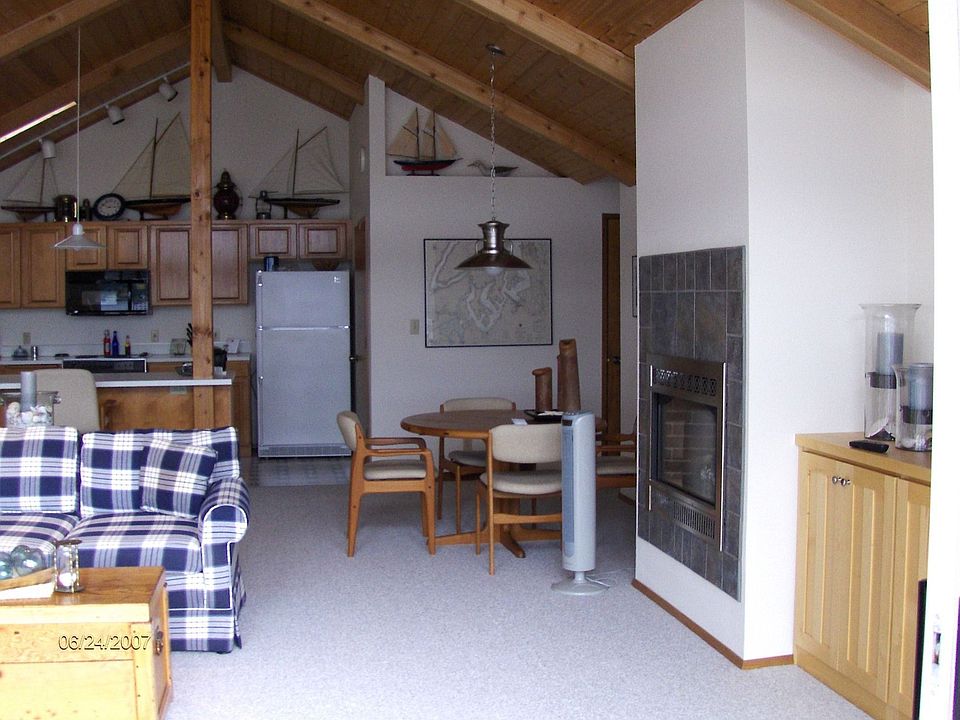 Looking to kitchen area