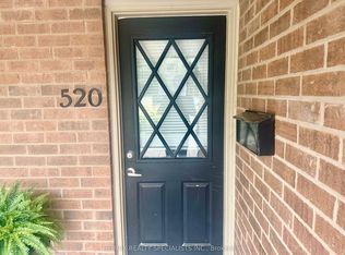 1000 Cedarglen Gate #520, Mississauga, ON L5C 3Z5