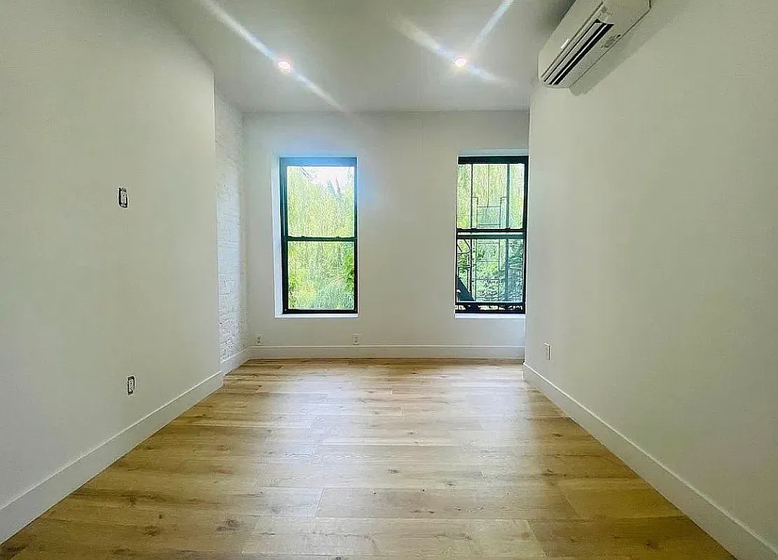 180 5th Avenue — Photo 4