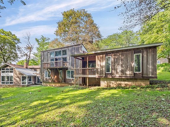 3rd image of 90 Ryder Hill Rd