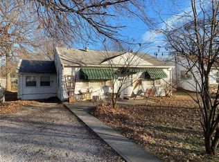 704 S 5th St, Clinton, MO 64735