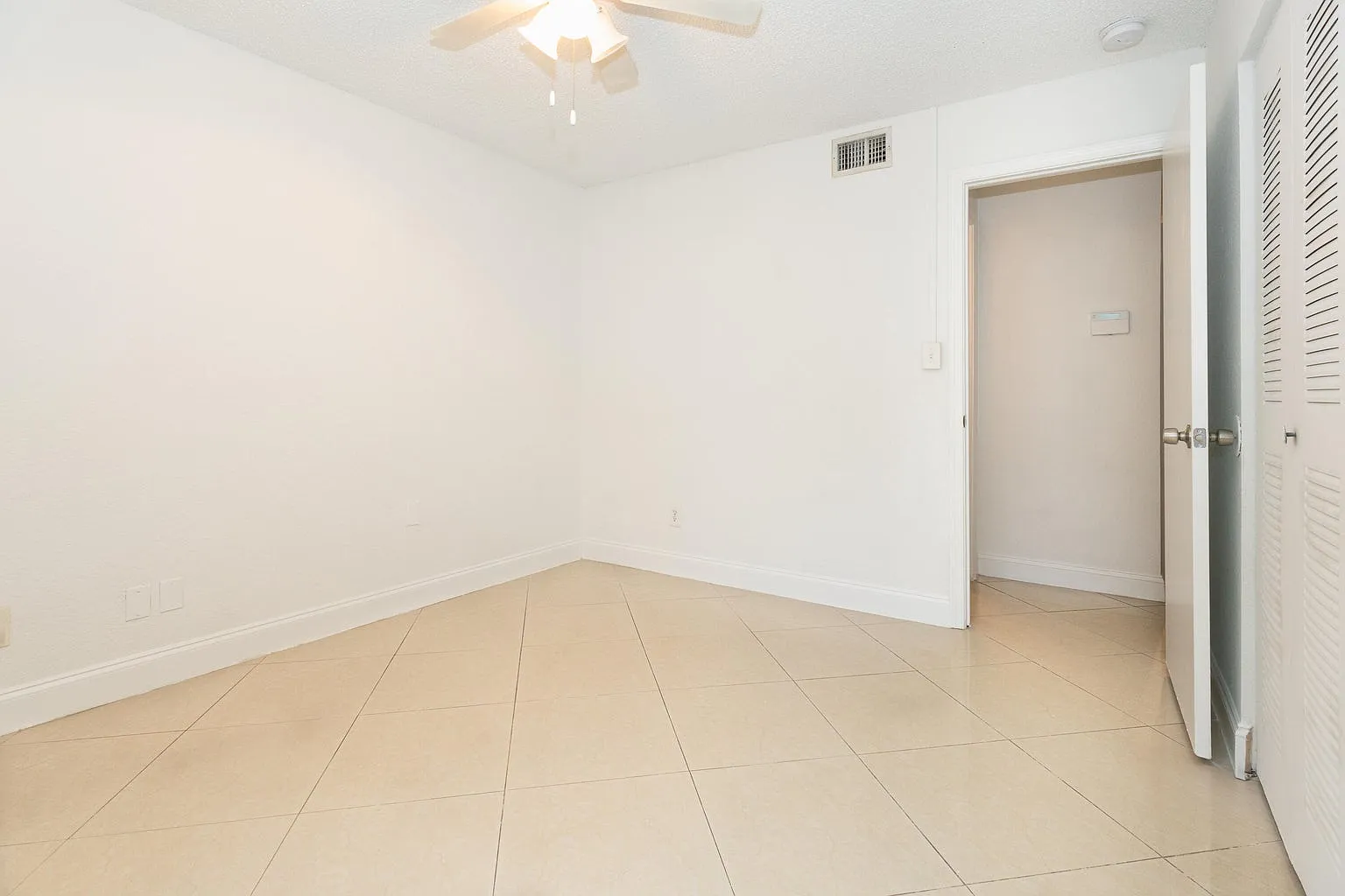 3 bed, 2.0 bath, $3,500 — Photo 3