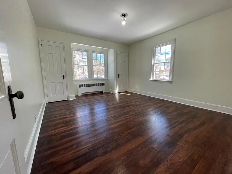 85 E Main St — Photo 10