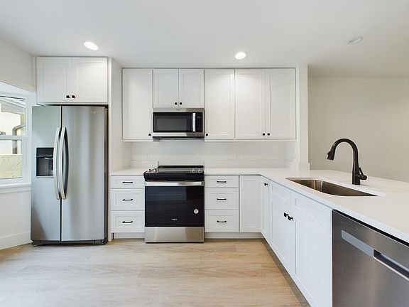 2nd image of 180 Seawind Dr #8
