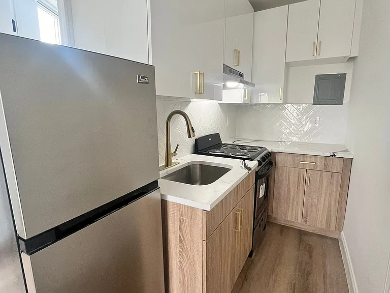 770 W Side Ave #3 — Photo 1