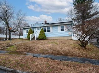 16 Tarrytown Ln, Worcester, MA 01602