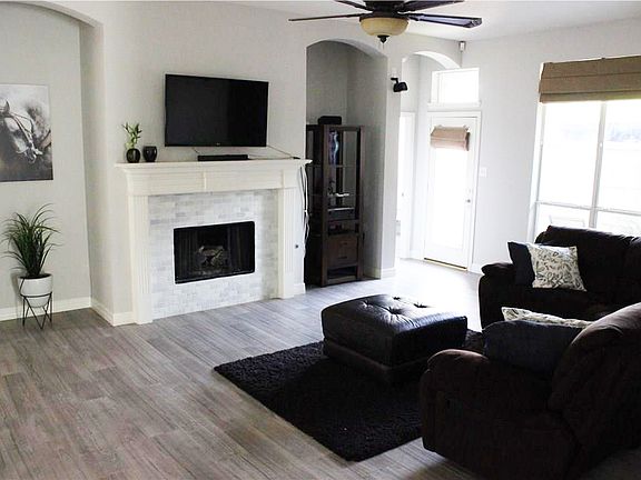 Living Room with fireplace