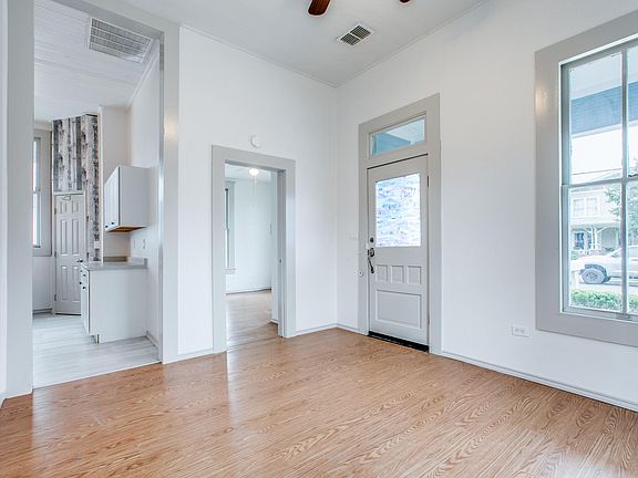 2nd image of 1024 Lamar St