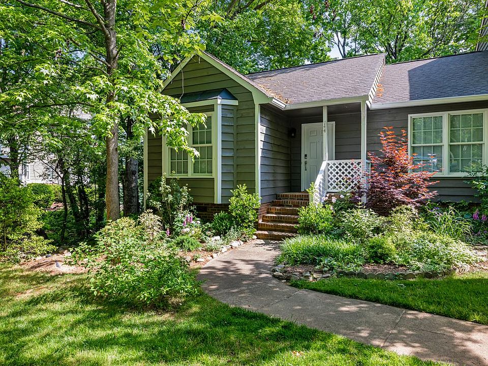 1st image of 144 Lake Hollow Cir