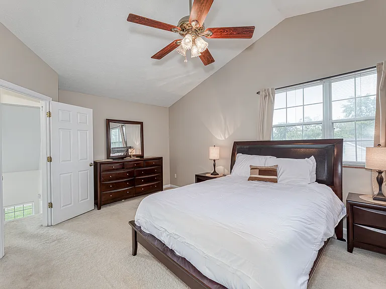 7555 Crickwood Ln — Photo 17