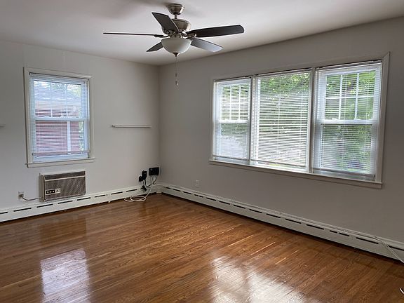 2nd image of 29 Cayuga Ave Floor 2