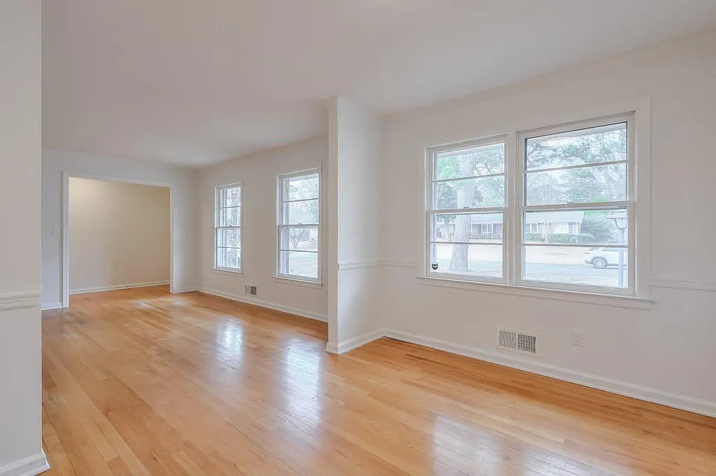 3 bed, 2.0 bath, 1491 sqft, $2,700 — Photo 3