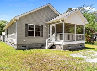 233 NE 70th St, Oak Island, NC 28465