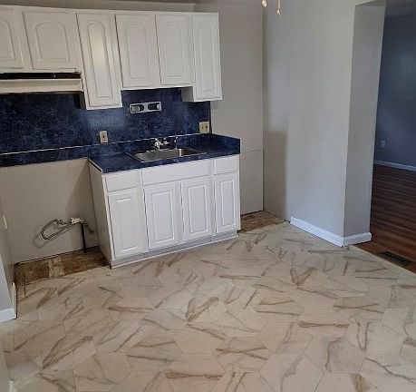 4th image of 3444 John Daly St