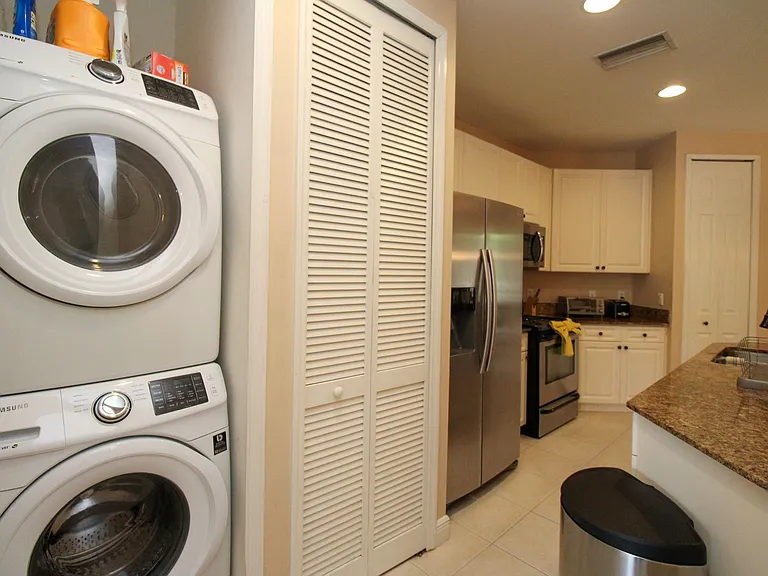 1360 Sweetwater Cv #202 — Photo 30