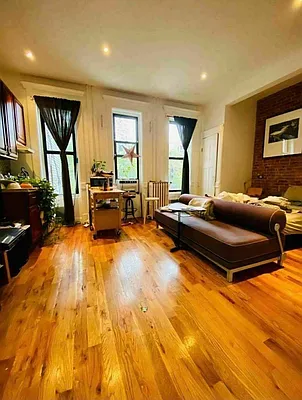 Rented by Hagstrom Management Inc | media 10