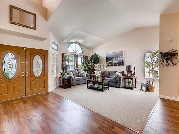 4th image of 909 Whitehollow Ave