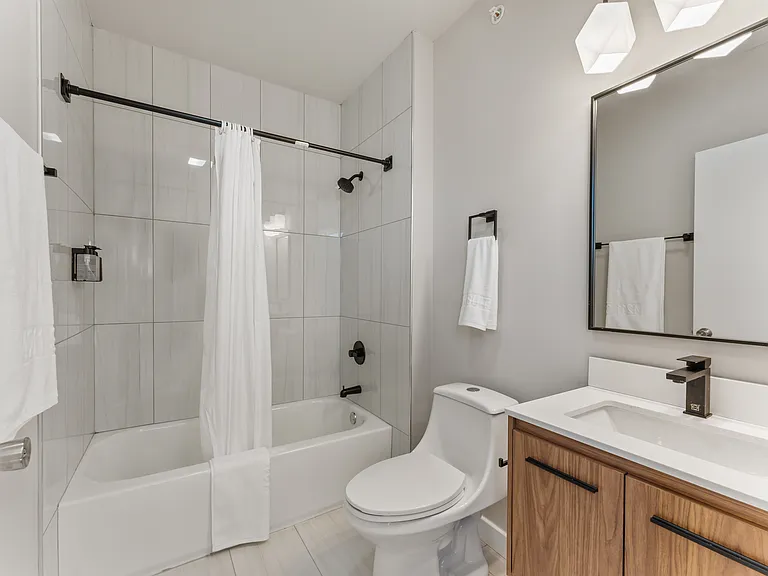 4205 Chestnut St #101 — Photo 8