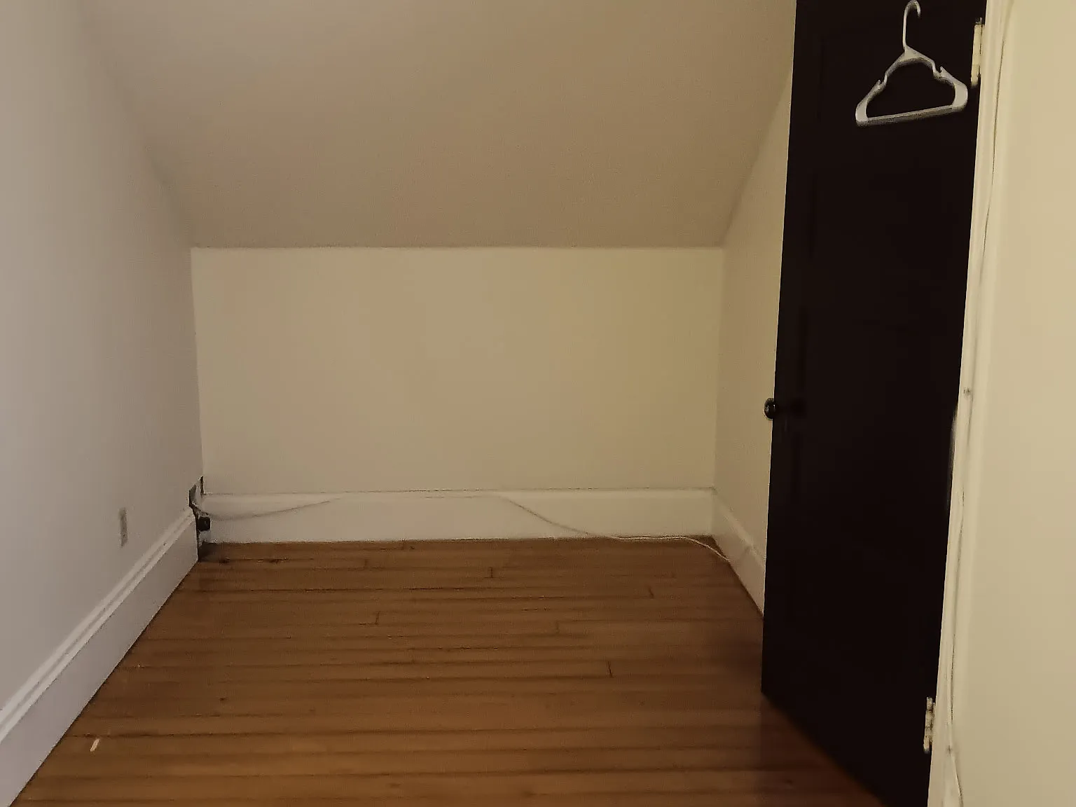 1 bed, 700 sqft, $1,900 — Photo 2