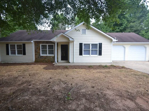 22 Welcome Woods Dr, Newnan, GA 30263