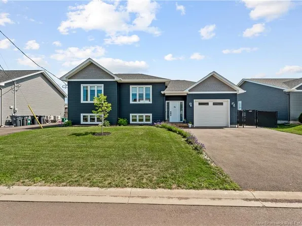 14 Robert St, Shediac, NB E4P 0R2