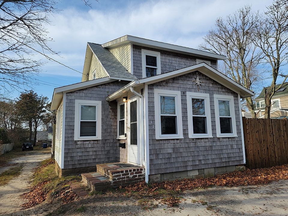 1st image of 117 Depot St