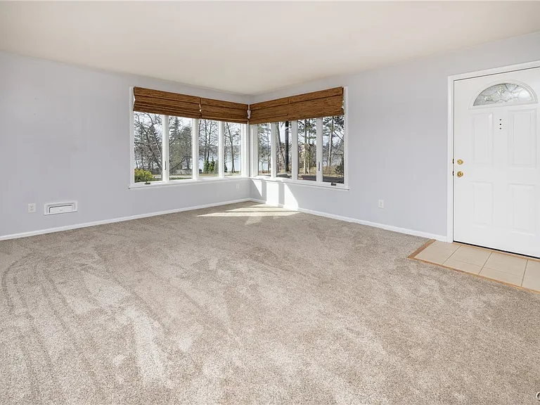 35 Lakeview Cir — Photo 7