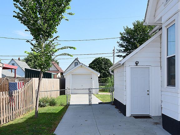 3rd image of 2008 5th Ave