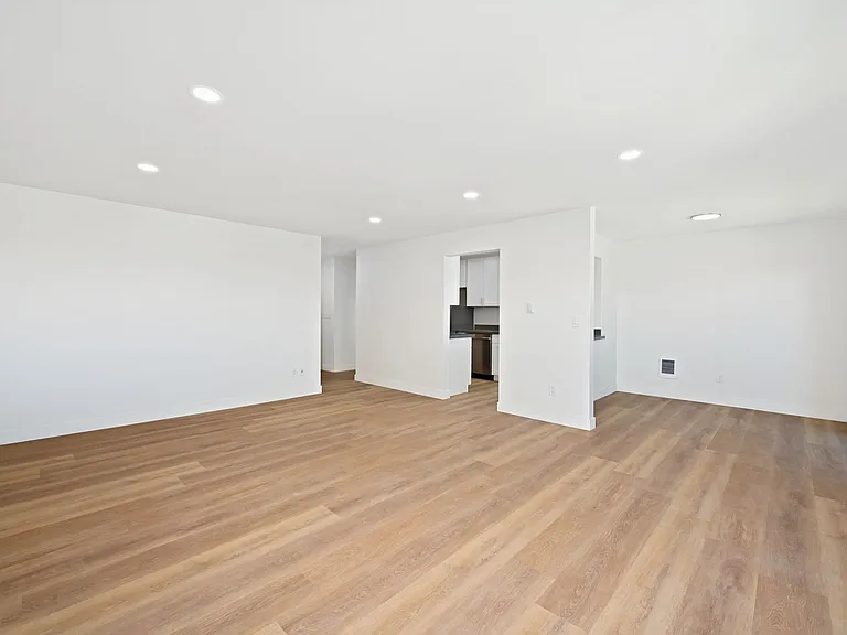 Dexter Flats — Photo 10