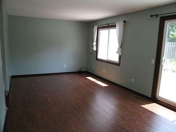 5th image of 123 W 95th St