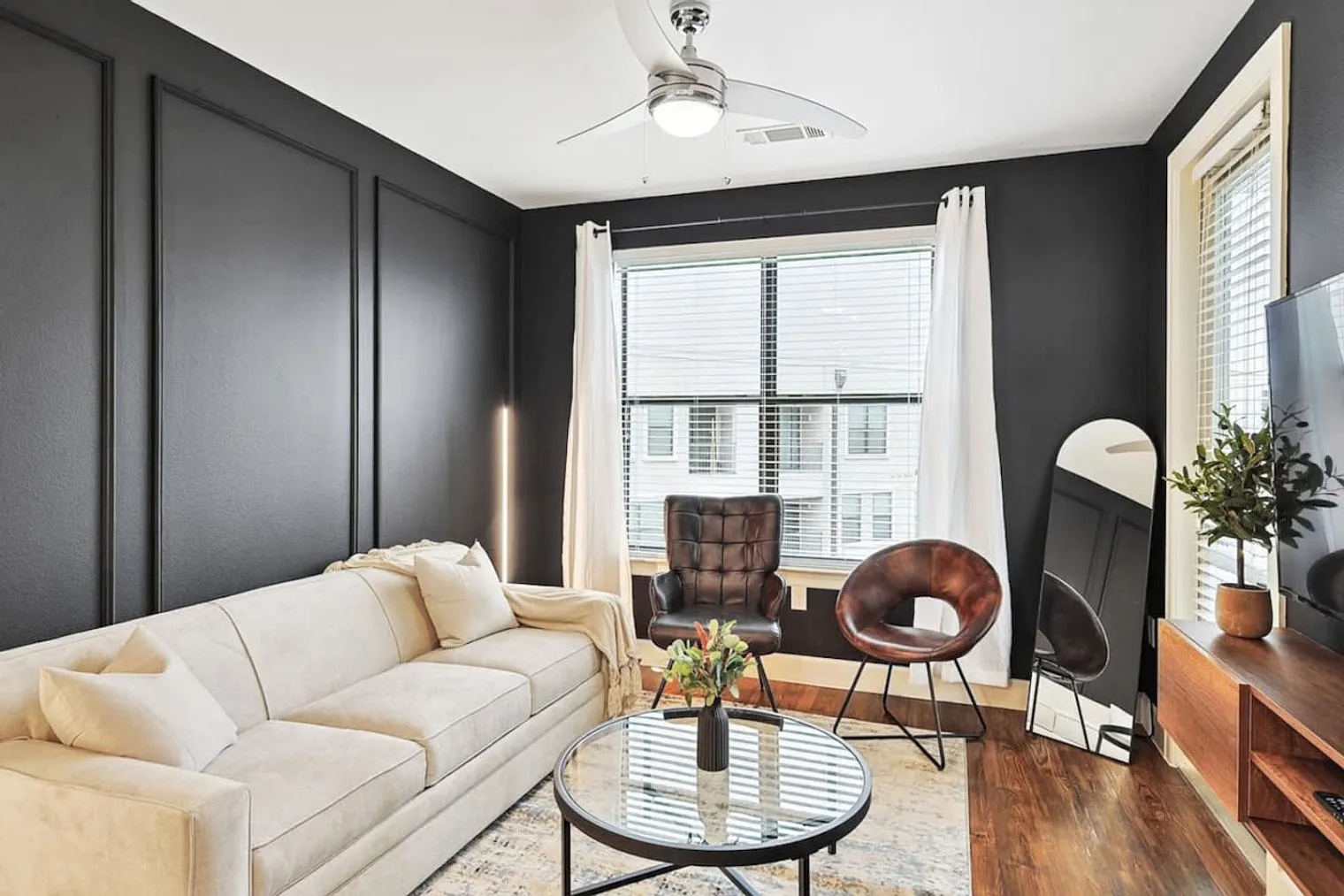1 bed, 1.0 bath, $2,613 — Photo 1