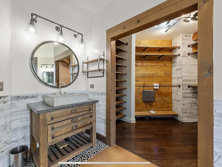 701 Rolling Green Dr — Photo 22
