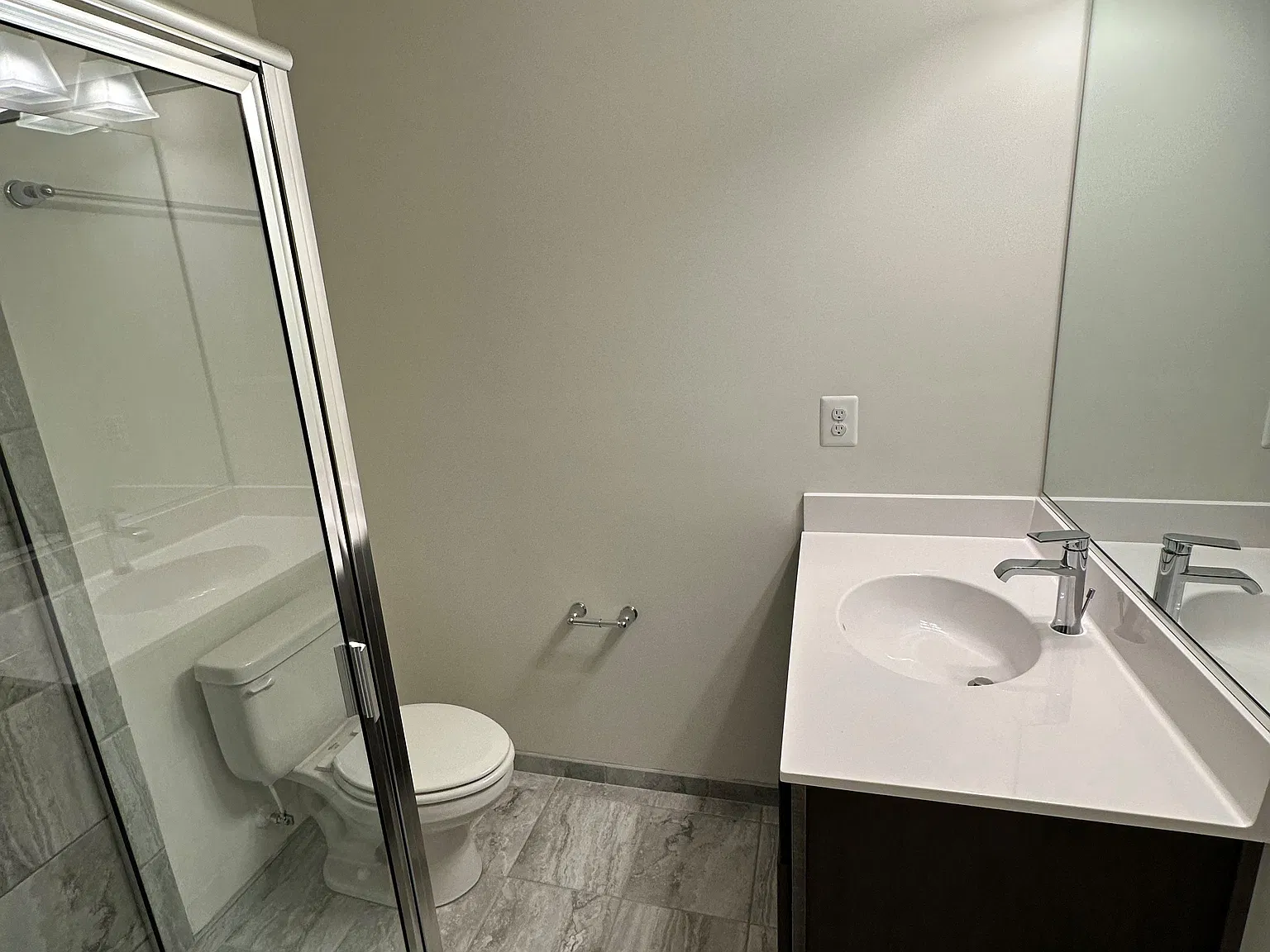 3 bed, 3.5 bath, 2274 sqft, $3,400 — Photo 3